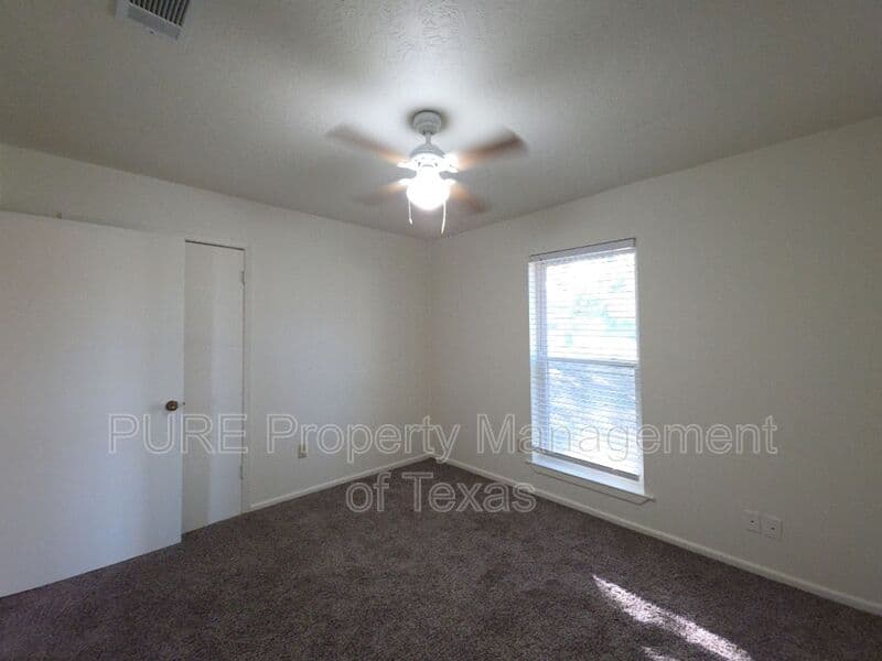 Elgin House: 304 McClendon Dr