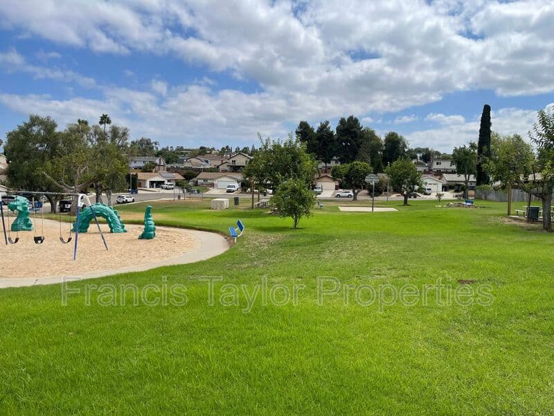 San Marcos House: 1445 Glen Avon Drive