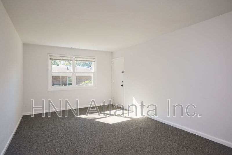 Atlanta Condo: 2157 Lenox Rd, NE