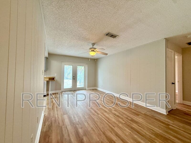 Altamonte Springs House: 914 Little Bend Road
