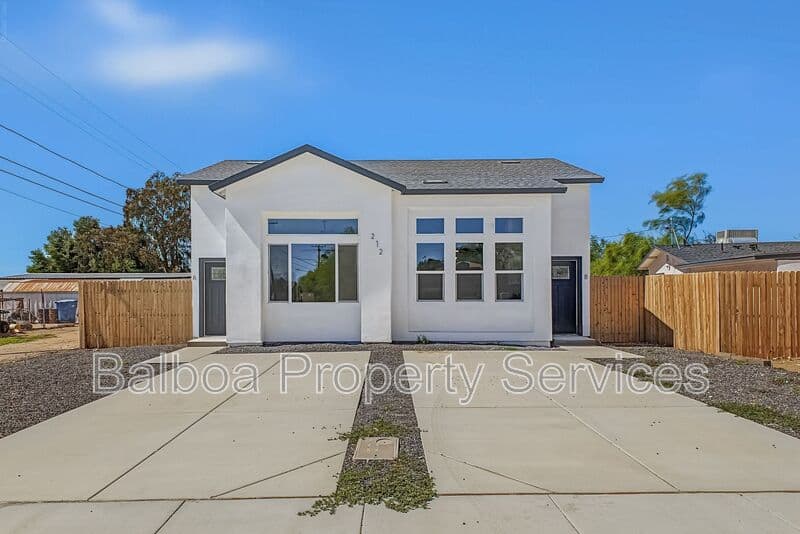 Buckeye Condo: 212 2nd Ave E