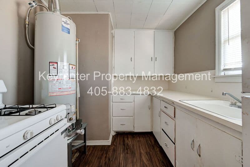 Oklahoma City House: 316 SW 27th St - Unit 4