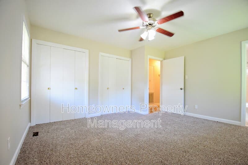 Fayetteville House: 1509 Paisley Ave