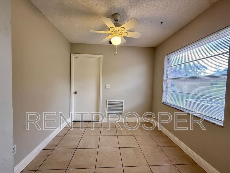 Altamonte Springs House: 914 Little Bend Road
