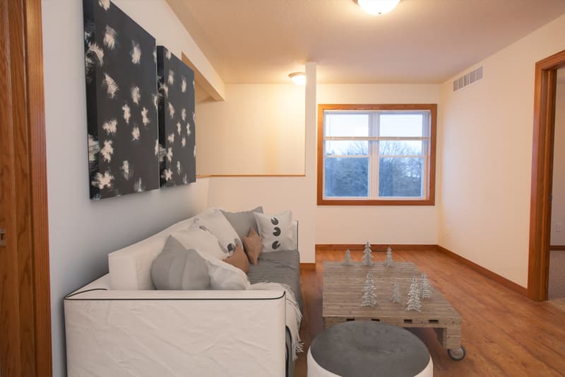 hudson Townhome: 780 magoo Road