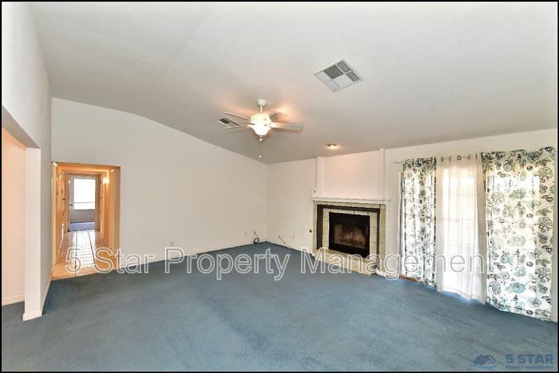 El Paso House: 14101 Koshare Ct
