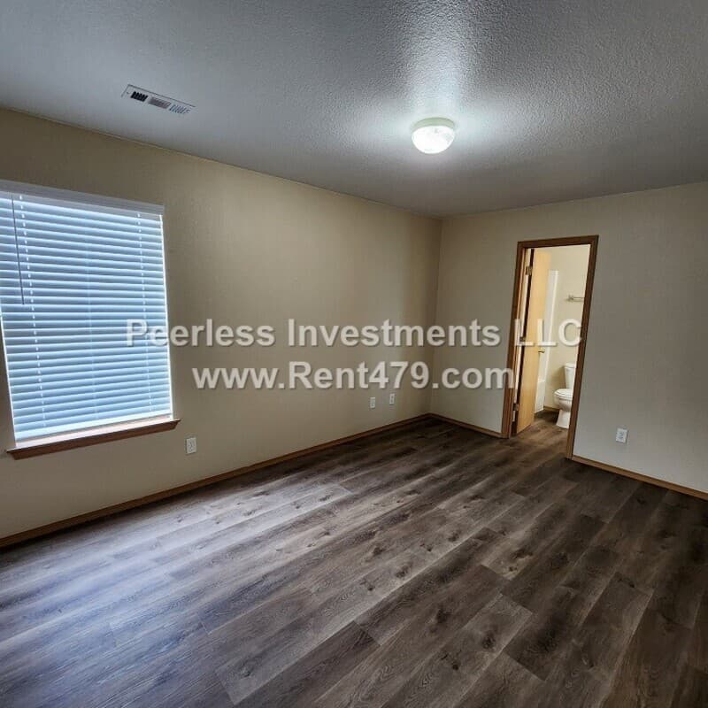 Springdale Townhome: 844-A Lariat St