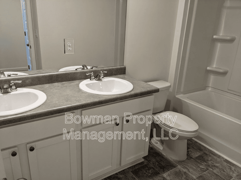 Statham House: 183 Graham Campbell Ln