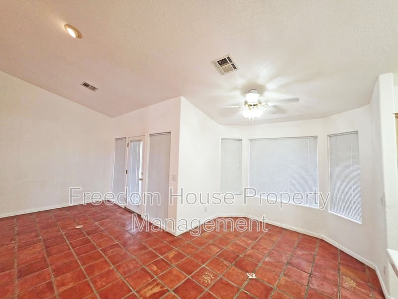 Pahrump House: 2060 River Plate Drive