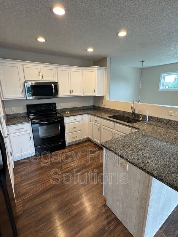 Mandan House: 3721 48th Street NW