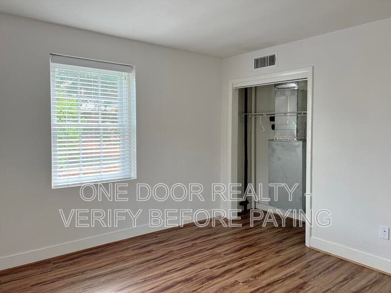 Williamsburg Condo: 732 Scotland Street