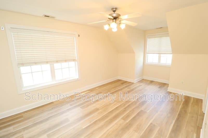 Holly Springs House: 125 Gremar Dr