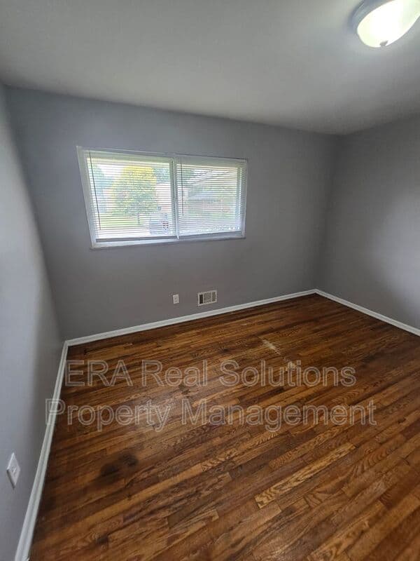 Columbus House: 1494 Selkirk Road