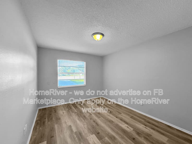 Bradenton House: 903 63rd Ave W