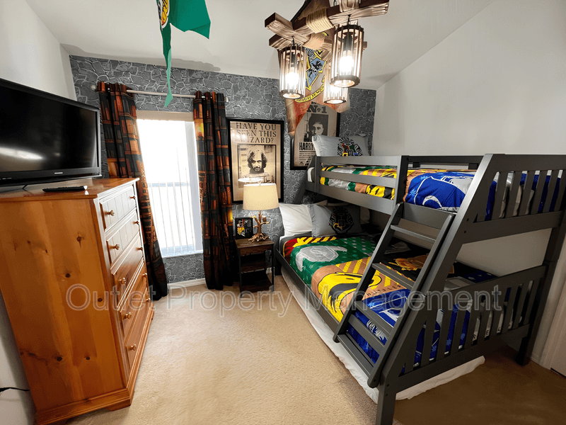 Davenport House: 122 Highgate Park Blvd