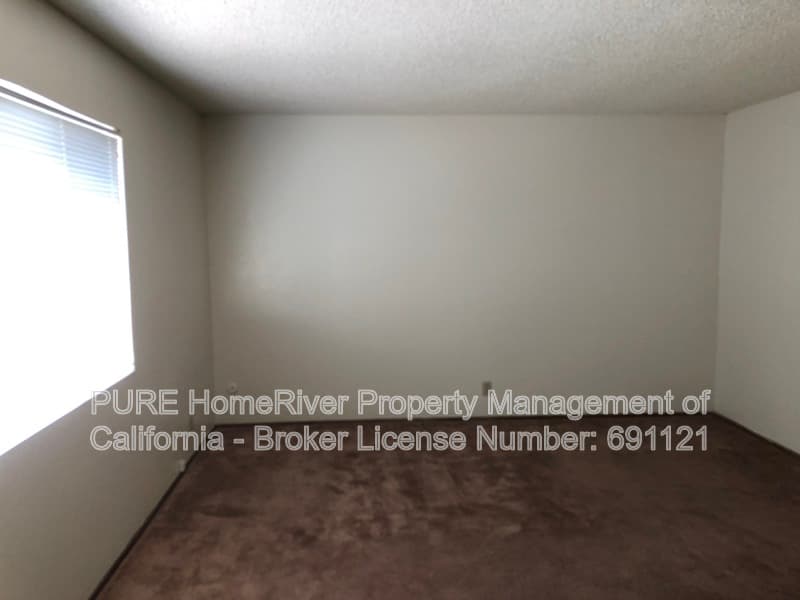 Sacramento House: 1510 Woodridge Oak Way
