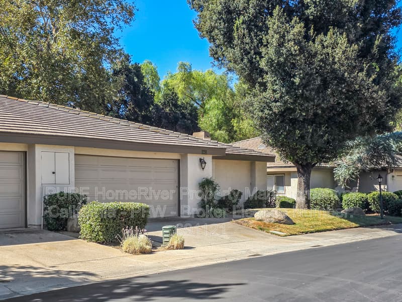 Murrieta House: 38421 Oaktree Loop