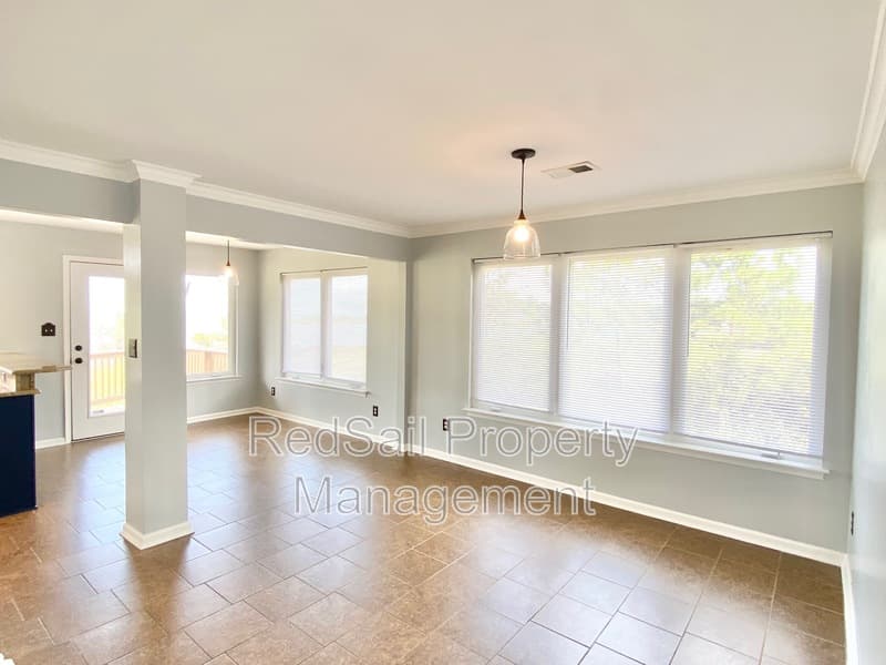 Poquoson House: 256R Hunts Neck Rd
