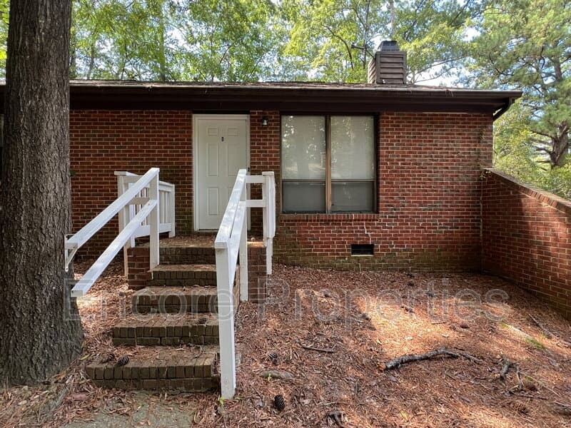 Raleigh Condo: 4826 Hollenden Road