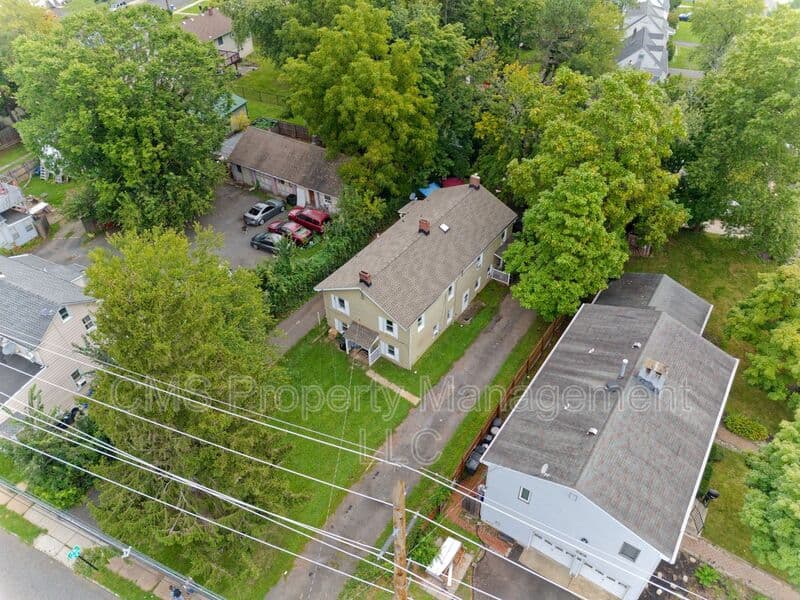 Somerville Condo: 148 Davenport Street