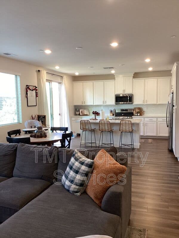 Sacramento House: 3759 Po River Way