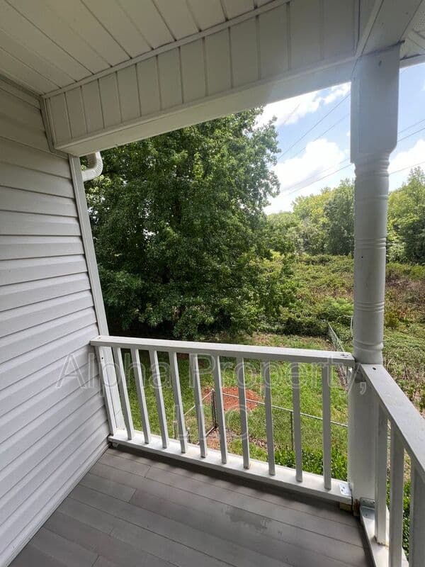 Greer Condo: 213B Taylor Rd