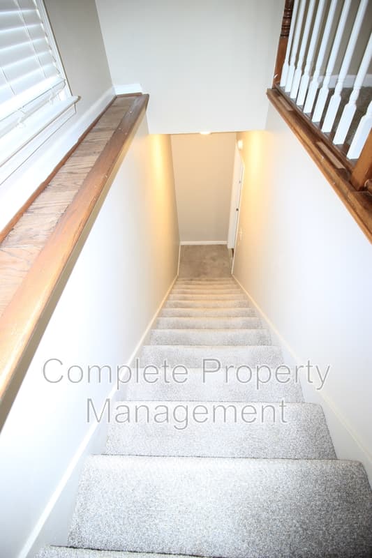 Calera House: 120 Southern Hills Circle
