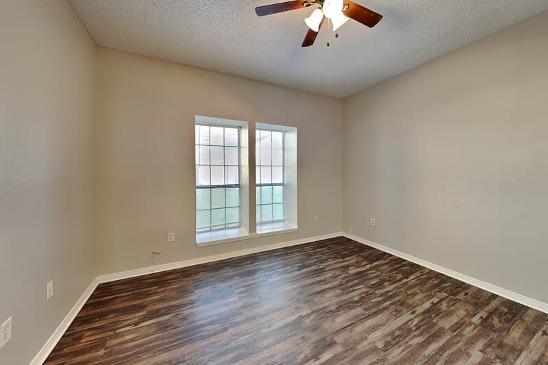 Rowlett House: 6312 Alissa Dr