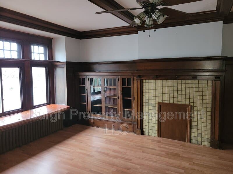 Pittsburgh Condo: 5512 Centre Ave