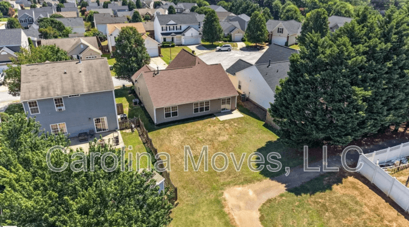 Greenville House: 104 Becket Court
