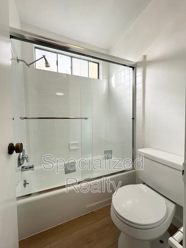 Los Angeles Condo: 1964 Rodney Drive