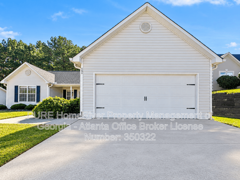 Fayetteville House: 151 Players Cir