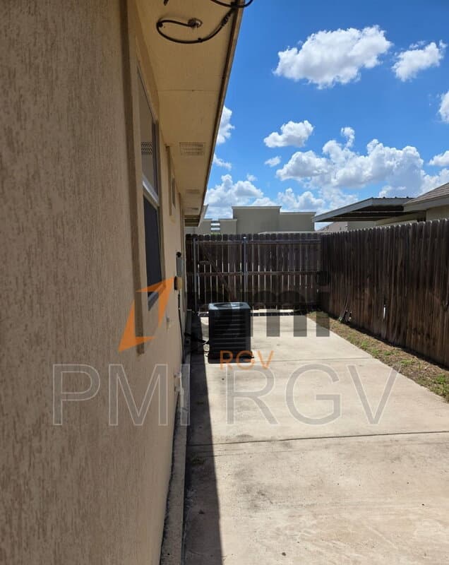 Edinburg Condo: 2204 Taxco Ct