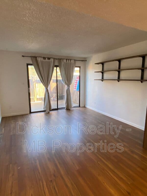 Reno House: 861 Nutmeg Place