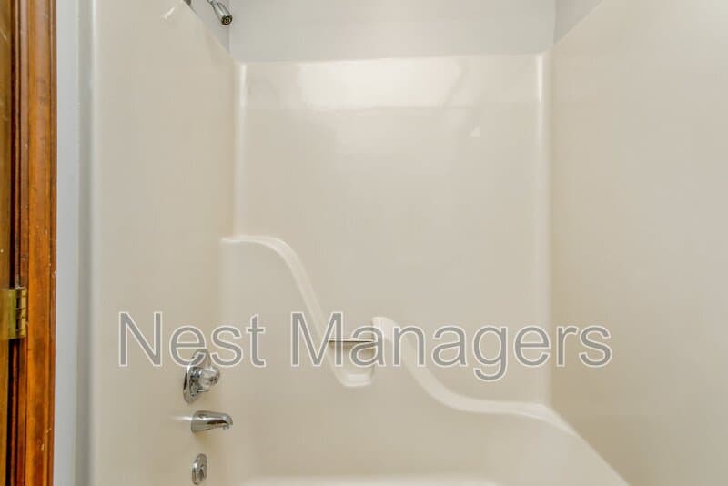 Fayetteville House: 3597 Hastings Drive