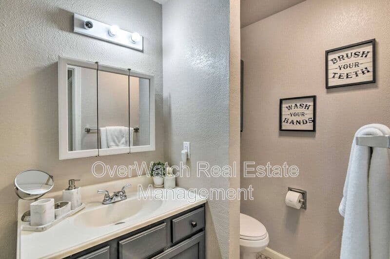 Anchorage Condo: 10601 Boysenberry Pl.