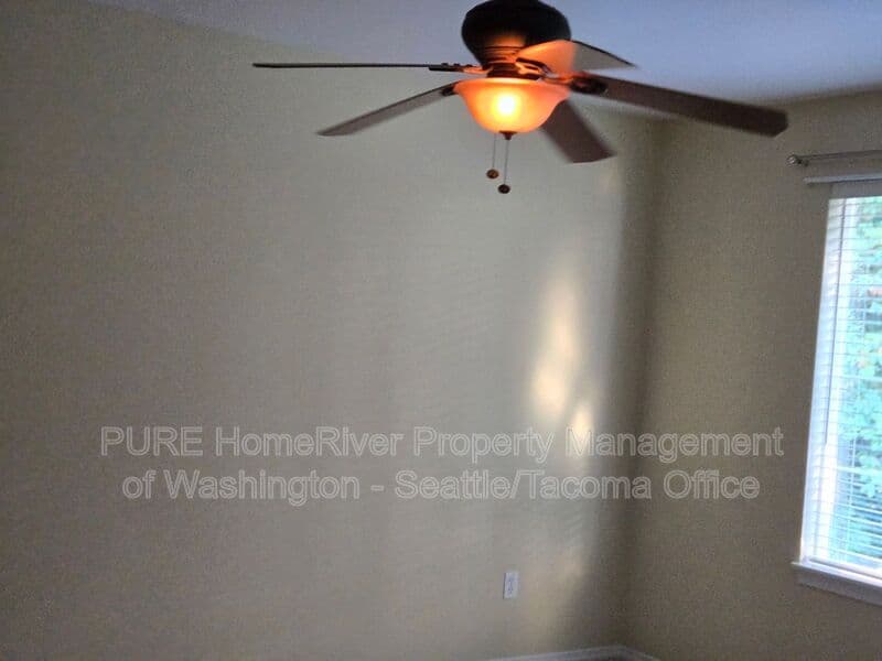 Auburn House: 5316 S 282nd Way
