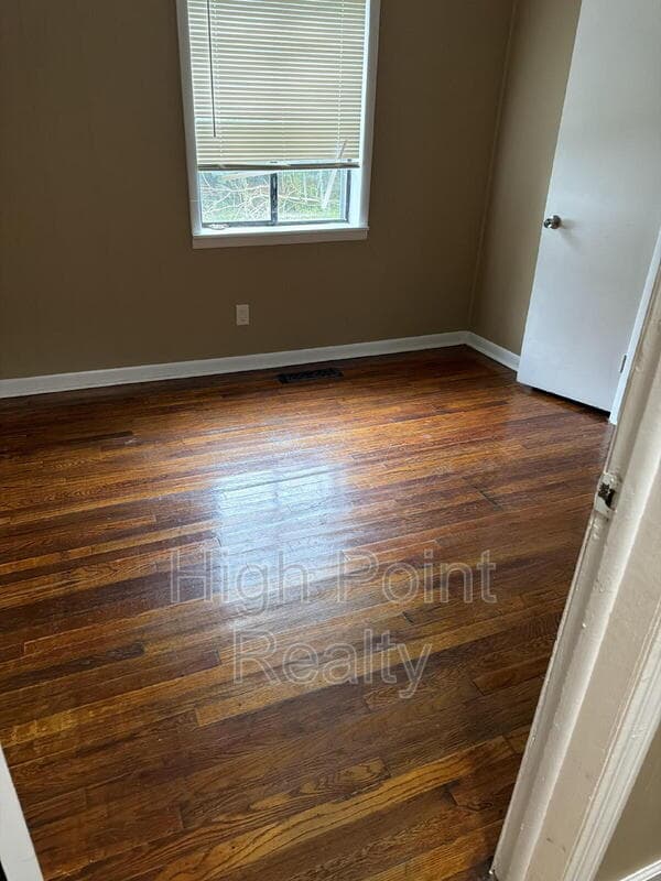 Graysville House: 659 1st St SE