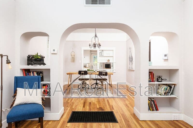 Phoenix Condo: 1325 W Woodland Ave