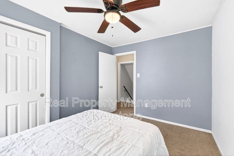 Pittsburgh House: 2835 Edwards Way