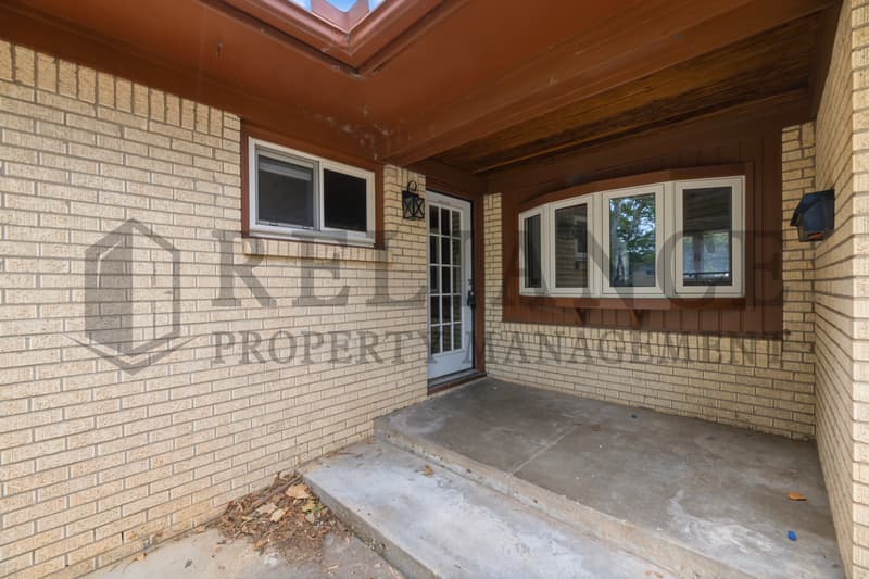 Wichita House: 9923 West Binter Lane