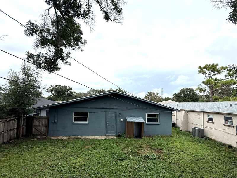 Largo Condo: 3716 137th Avenue North - B