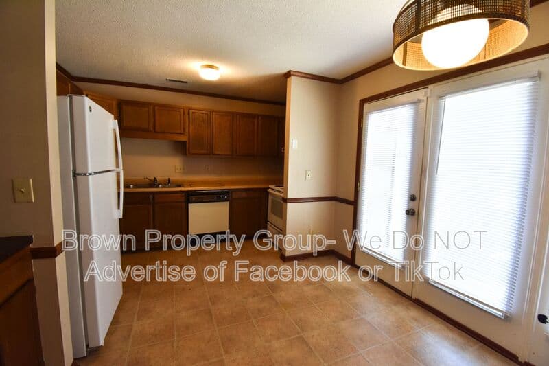 Fayetteville House: 146 Homeplace Ct