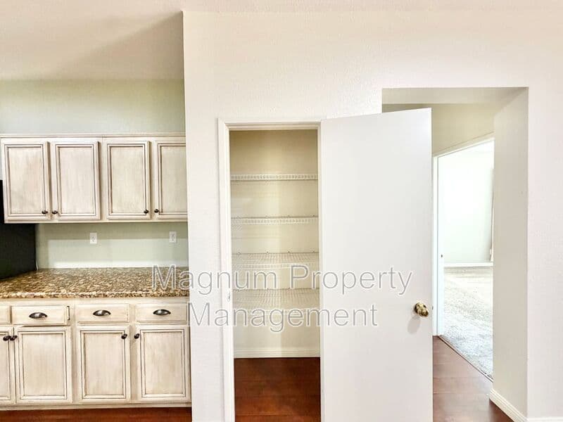 Menifee House: 33205 Gypsum St