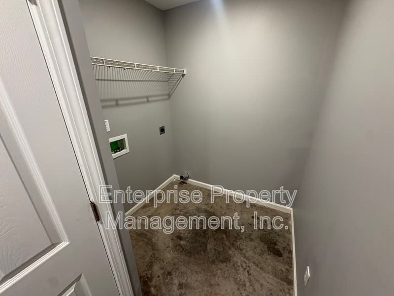 Memphis House: 3292 Denver St