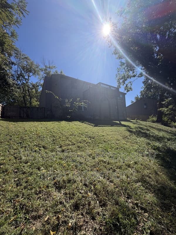 Shawnee House: 11914 West 49th Place