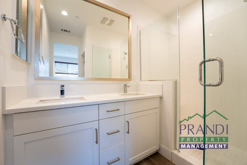 Novato Condo: 906 Rockview Rd