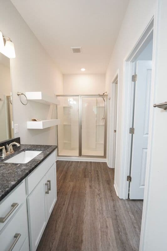 Richmond Hill House: 24 Crown Ct