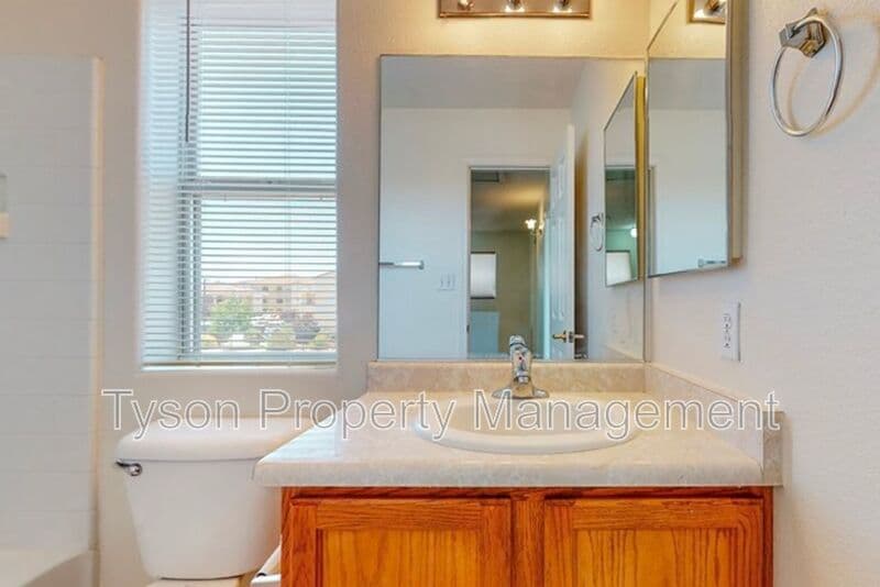 Albuquerque House: 3639 Big Cottonwood CT SW