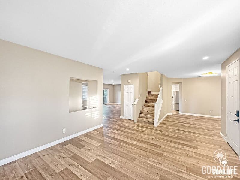 Oceanside House: 1124 Brighton Dr